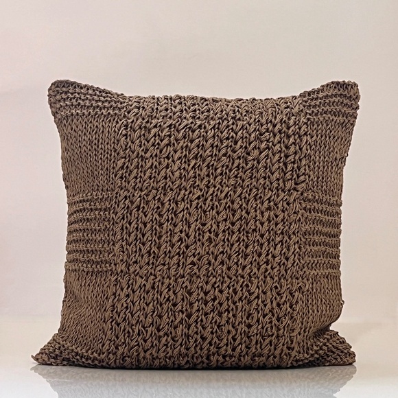 Pottery Barn Calla Throw Pillow Cover NWOT - Picture 1 of 8